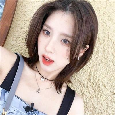 绿茵春色